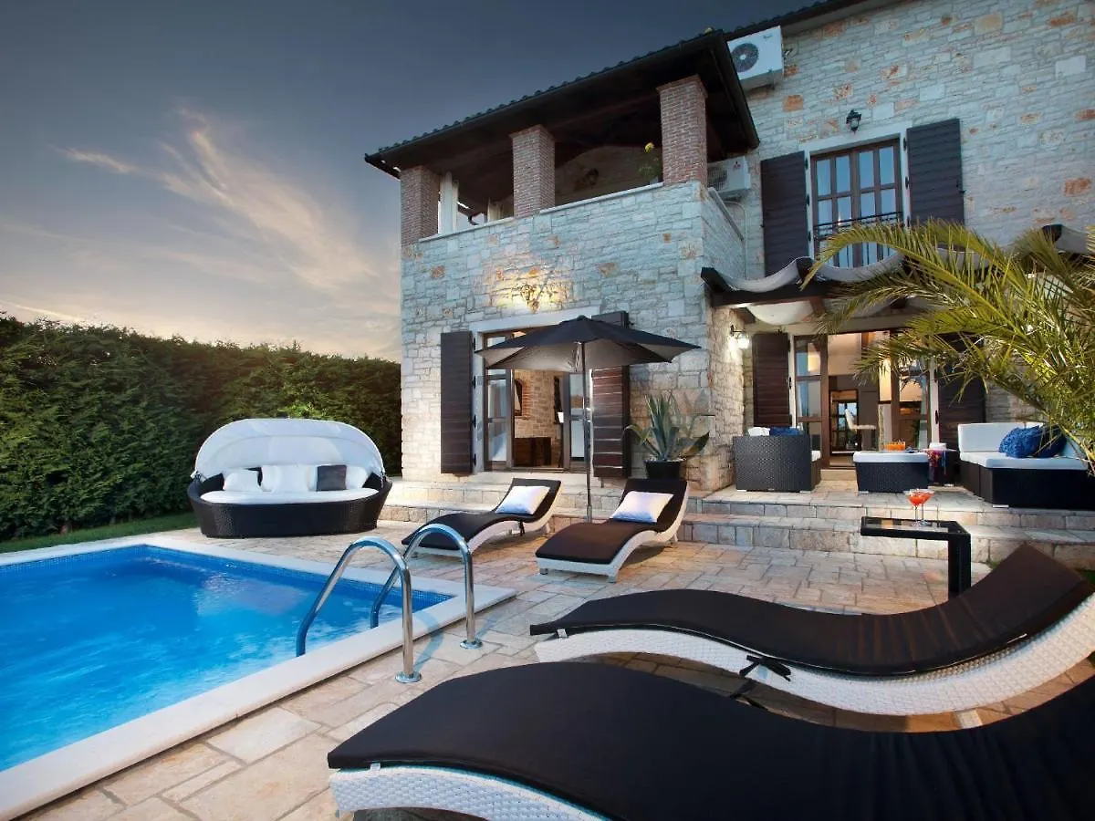 Beautiful Villa In Porec With Private Pool